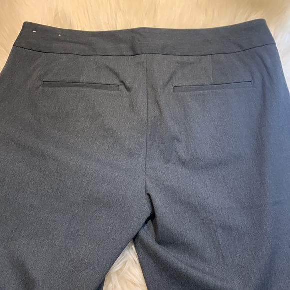 SALE!! Zipper pocket stretchy trouser petite. 2 - Picture 6 of 11